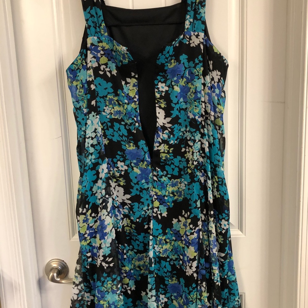 Dress - Picture 6 of 9